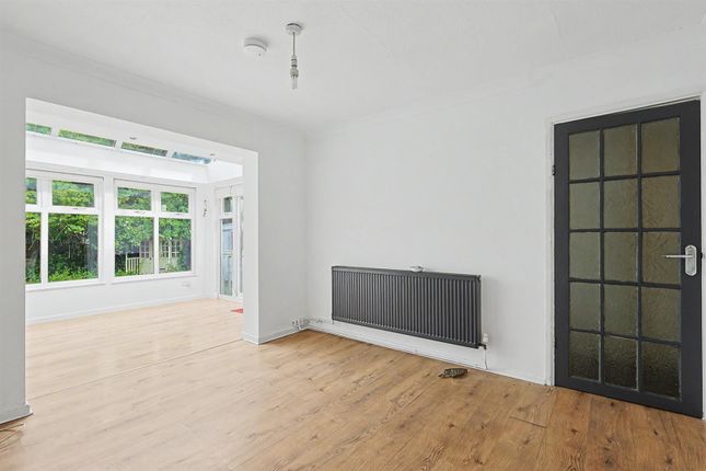 174, Ferry Road, Hullbridge photo 3