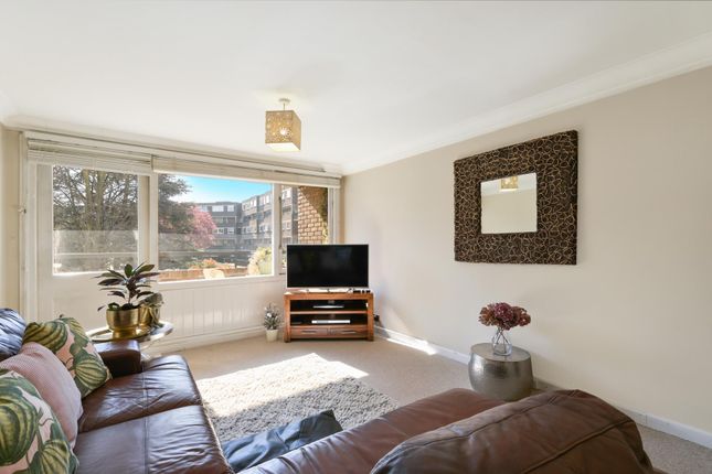 11 Romulus Court 1, Justin Close, Brentford photo 3