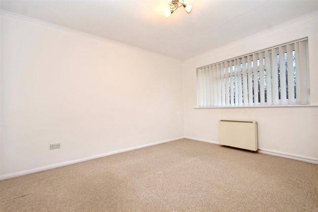 17, Oxendean Gardens, Eastbourne photo 5