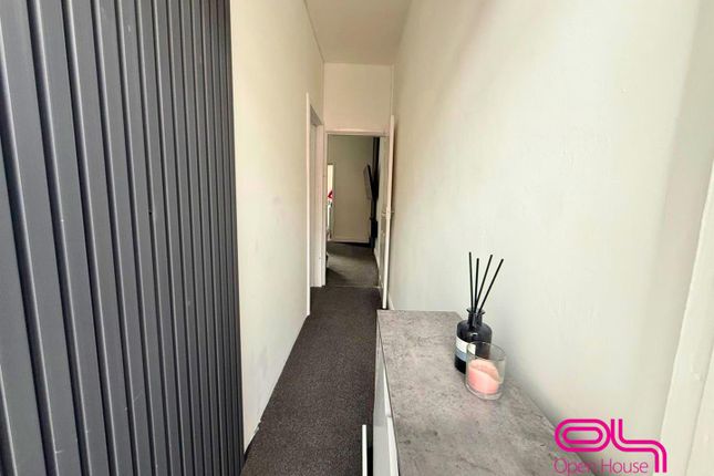 91, Moorfield Grove, Bolton photo 4