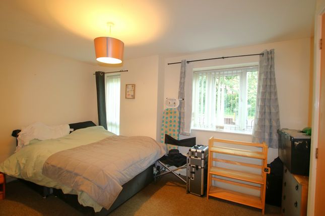 3, Hollin Bank Court, Blackburn photo 5