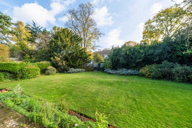 8, Ravenshill, Chislehurst photo 2