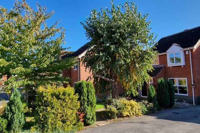 7 Key Avenue, Harley Bakewell, Worcester photo 2