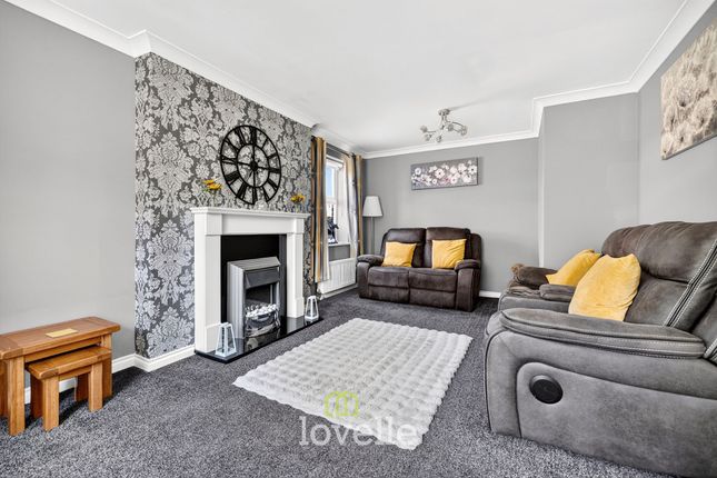 22 Fenwick Road, Grimsby photo 4
