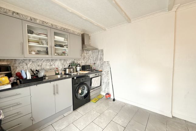 12, Mount Close, Sunderland photo 4
