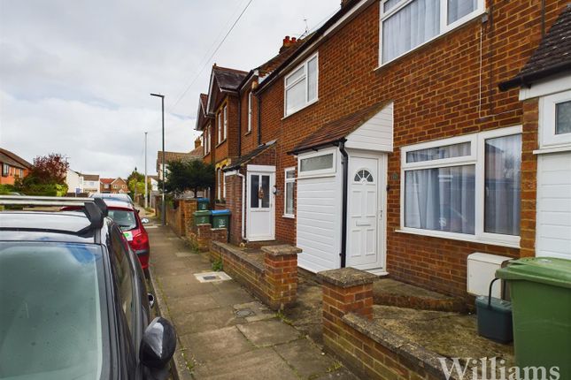 Thumbnail Terraced house to rent in Ascott Road, Aylesbury