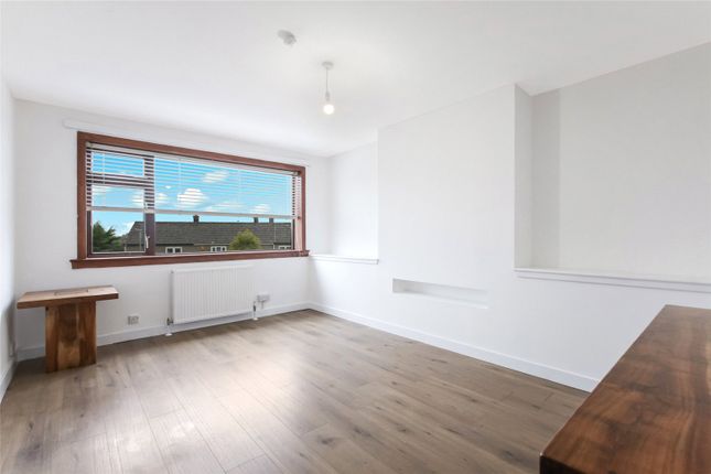 27, Hollows Avenue, Renfrewshire photo 3