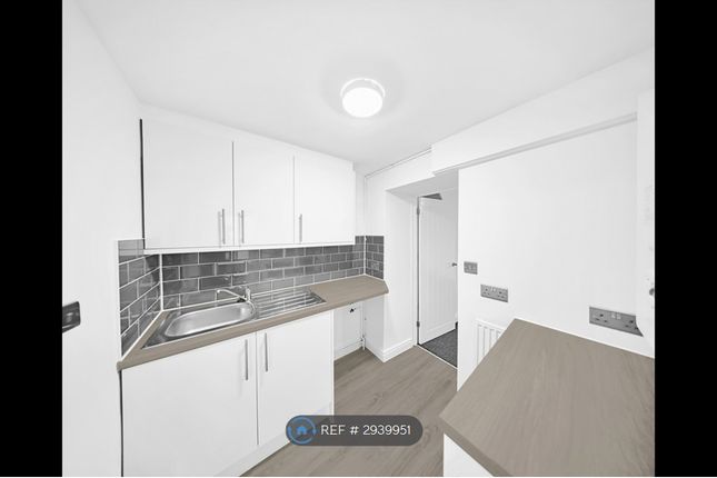 Rear Earl Street, Tredegar photo 5