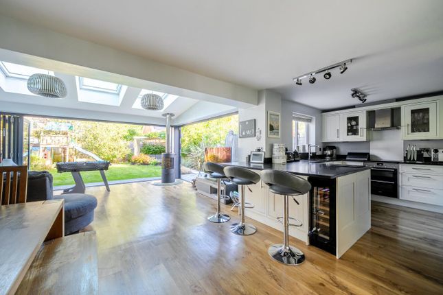 3, Littlefield Crescent, Chandler's Ford photo 3