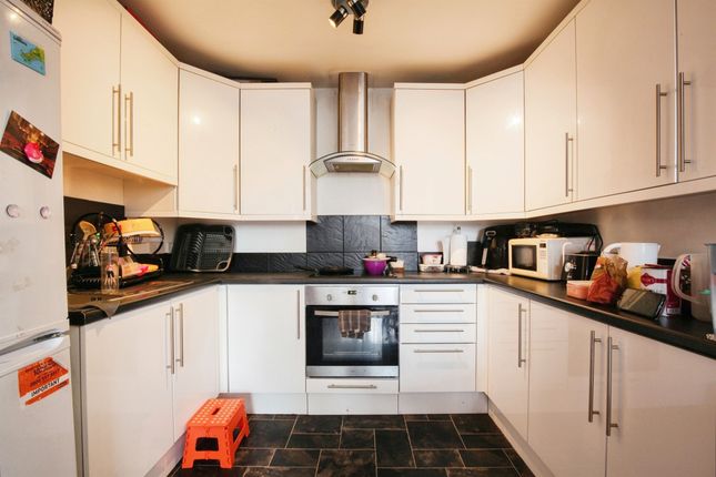 Flat for sale in London Road, Crawley