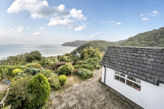 2 Imperial Court, Castle Hill, Lynton photo 2