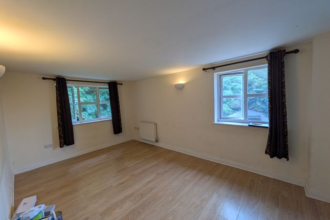 76, Redhill photo 4