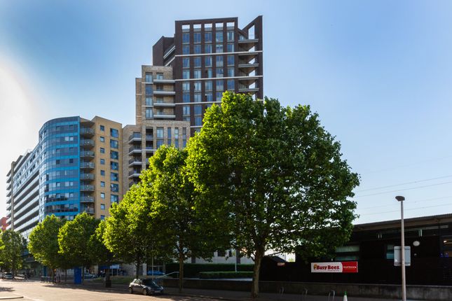 Thumbnail Flat for sale in Excel Docks, London