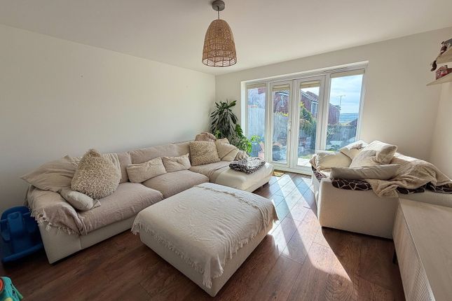 10, Meadowsweet Road, Northampton photo 3