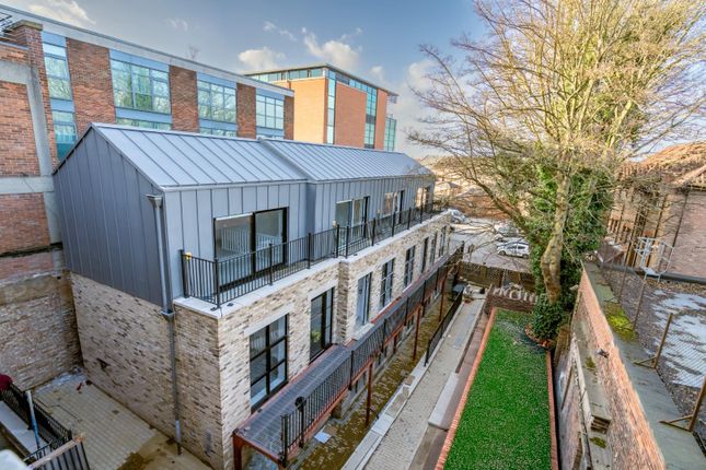 Show Flat Out Back-19.Jpg