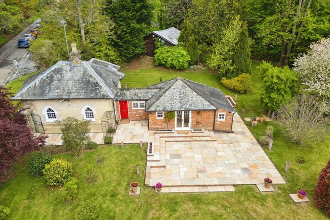 Cottage for sale in Outer Gate Lodge, Park Drive, Ashford, Kent