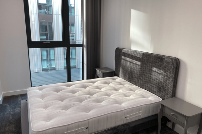 Flat 216, Willowbrook House, London photo 4