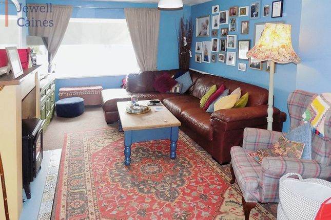 11 Manor Park, Bridgend photo 3