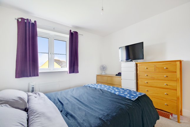 Flat for sale in Swales Drive, Leighton Buzzard
