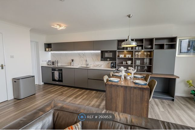 Flat  Southbourne Sands  Stourwood Avenue, Southbourne photo 2