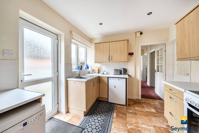 35, Louis Fields, Guildford photo 4