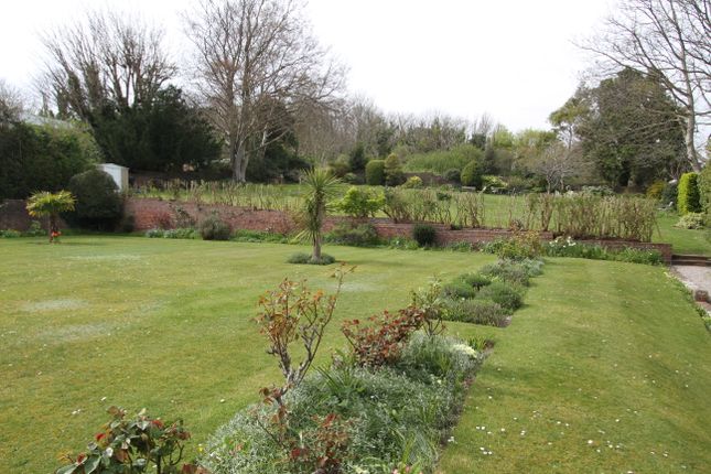  2 Castle Mount , Carlisle Road, Eastbourne photo 3