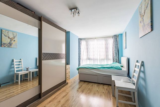 Thumbnail Flat for sale in Garton House, Crouch End, London