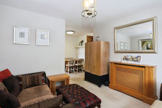 43a, Hanstone Close, Cirencester photo 4