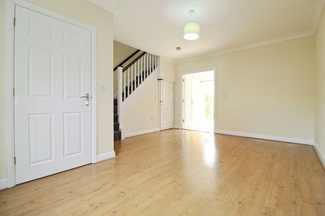 32, Aspen Grove, Northwood Hills photo 2