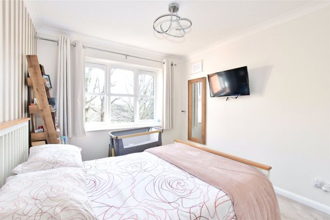 Flat for sale in Foxlands Close, Leavesden, Watford