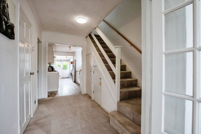 2, Salisbury Close, Kent photo 2