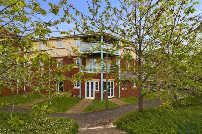 Thumbnail Flat for sale in Russell Walk, Exeter