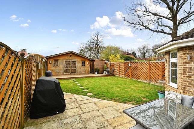 1 Chapel Road, Horley photo 4