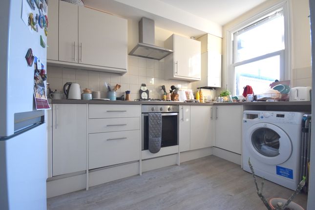 1 bed flat to rent in Merton High Street, South Wimbledon, London SW19