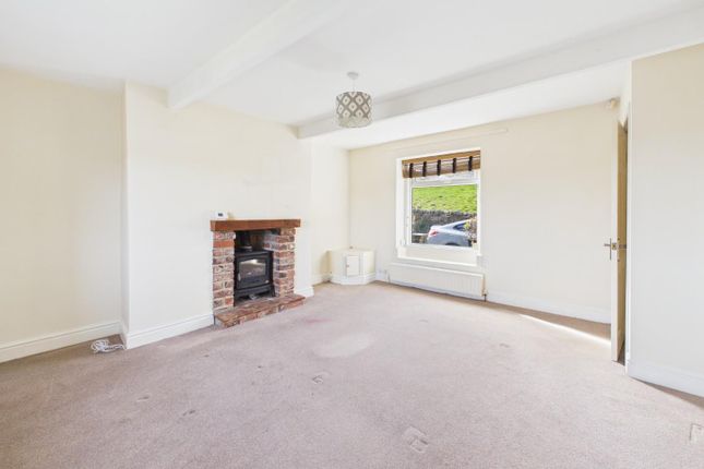 8, Tanhouse Lane, Bradford photo 3