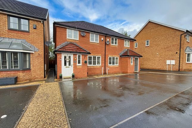 19, Walnut Close, Tredegar photo 4