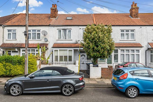 Maisonette for sale in Seely Road, Tooting, London