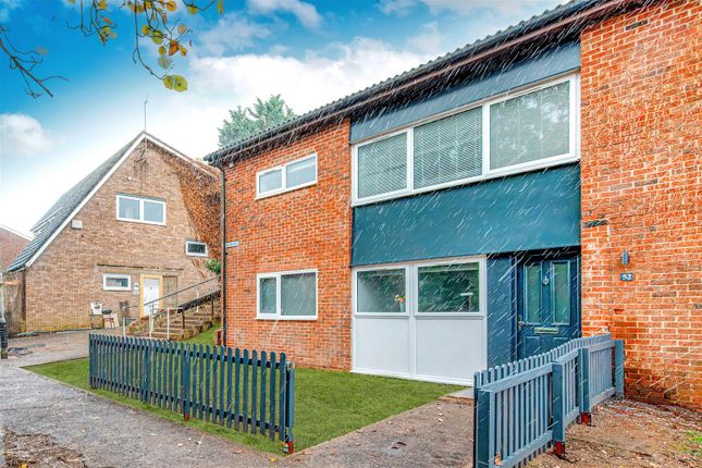 Thumbnail Flat to rent in Longland Way, High Wycombe