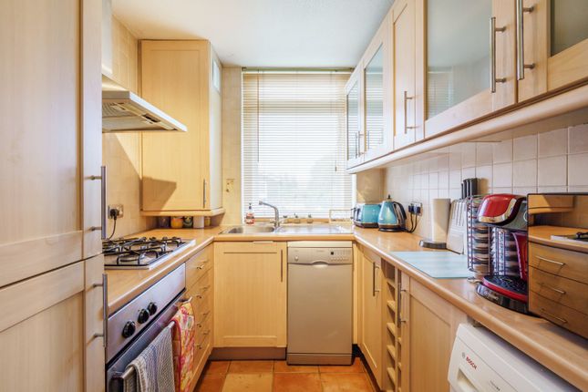 Flat for sale in Larchmoor Park, Gerrards Cross Road, Stoke Poges