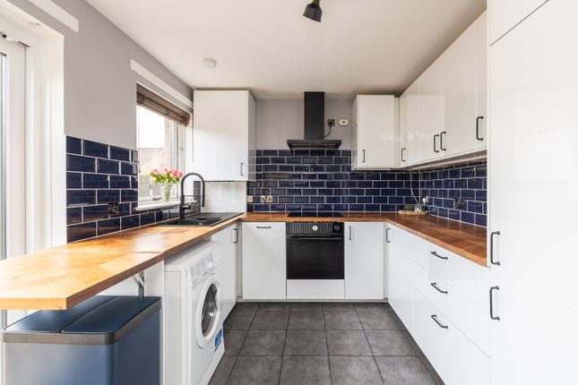 23, Burnbank Grove, Straiton photo 4