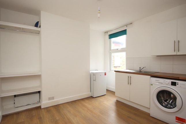 Room to rent in Ulverston Road, Walthamstow