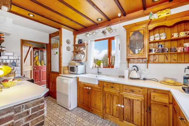 Railway Cottage, Fieldside, Boston photo 3