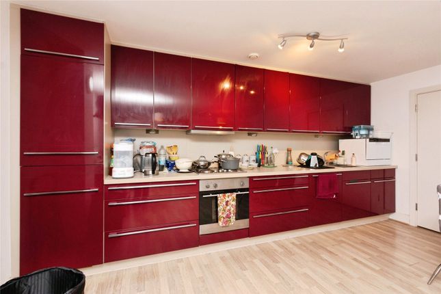 415 Skyline Plaza,, Alencon Link, Hampshire photo 2