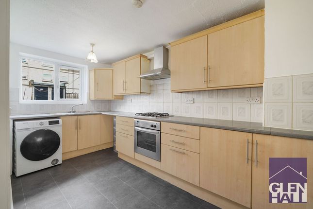 155 High Road, London photo 4