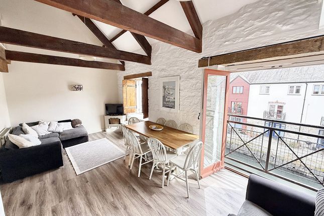 6 Harbour Village, Penryn photo 3