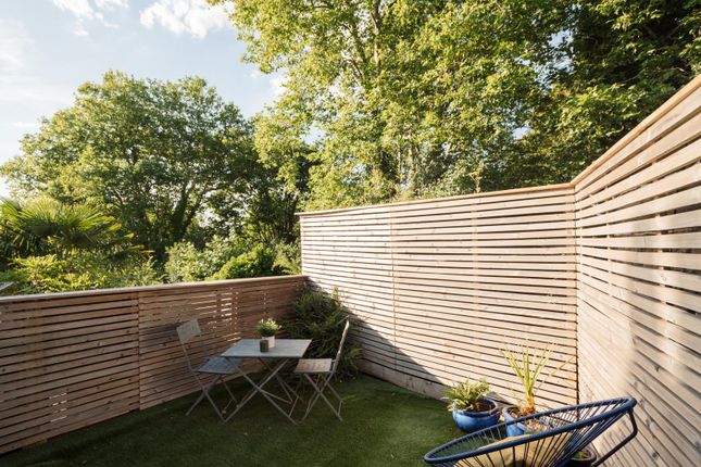 40a, Hill House Road, London photo 4