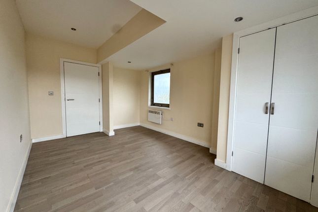 Cleeve Court, 3, Leatherhead, Surrey photo 4