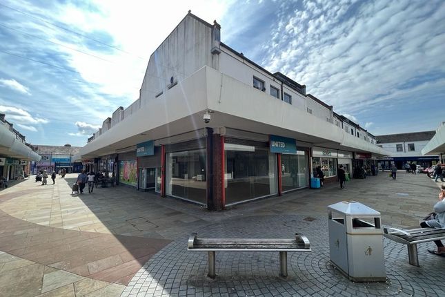 Retail premises to let in Albert Square, Widnes