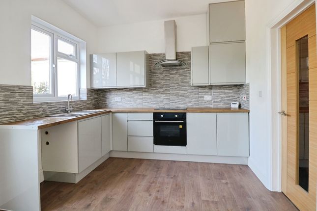 110, Tintern Avenue, Westcliff-on-sea photo 3