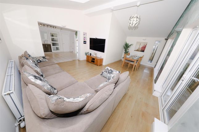 16, Groves Place, Markinch photo 3